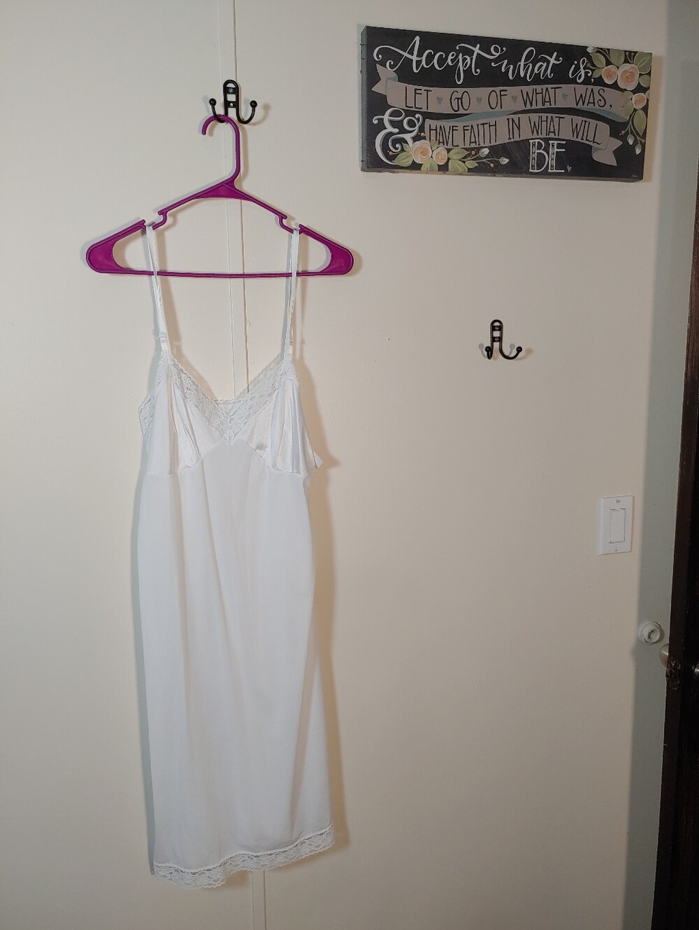 NWOT Vanity Fair Sz 38 Large White Full Slip